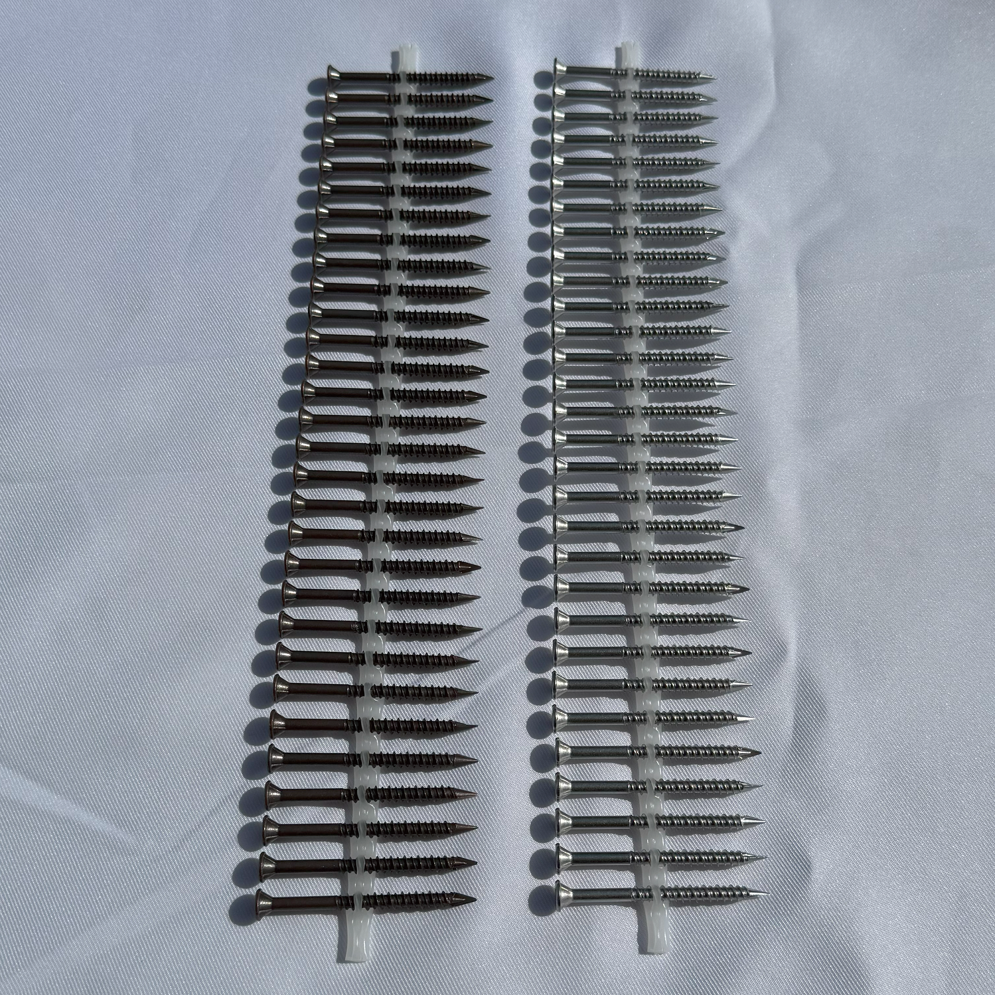 連結ビス（一気通貫ビスブラウン色）Φ4.5ｘ55㎜　30連ｘ50セット入　計1500本